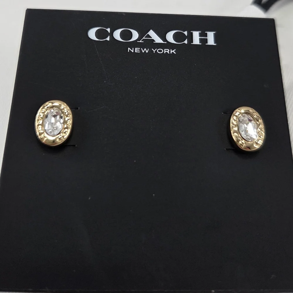 ​NWT Coach Gold Signature Logo Oval Crystal Halo Stud Earrings + Dust Bag - Picture 9 of 9